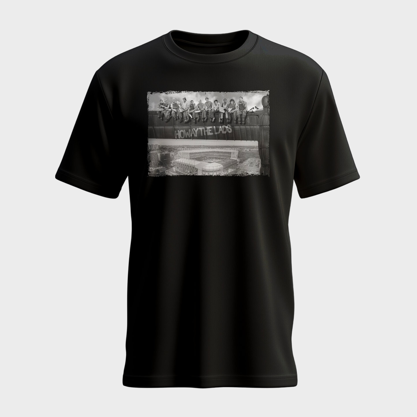 Lunchtime atop The Angel of the North T-Shirt