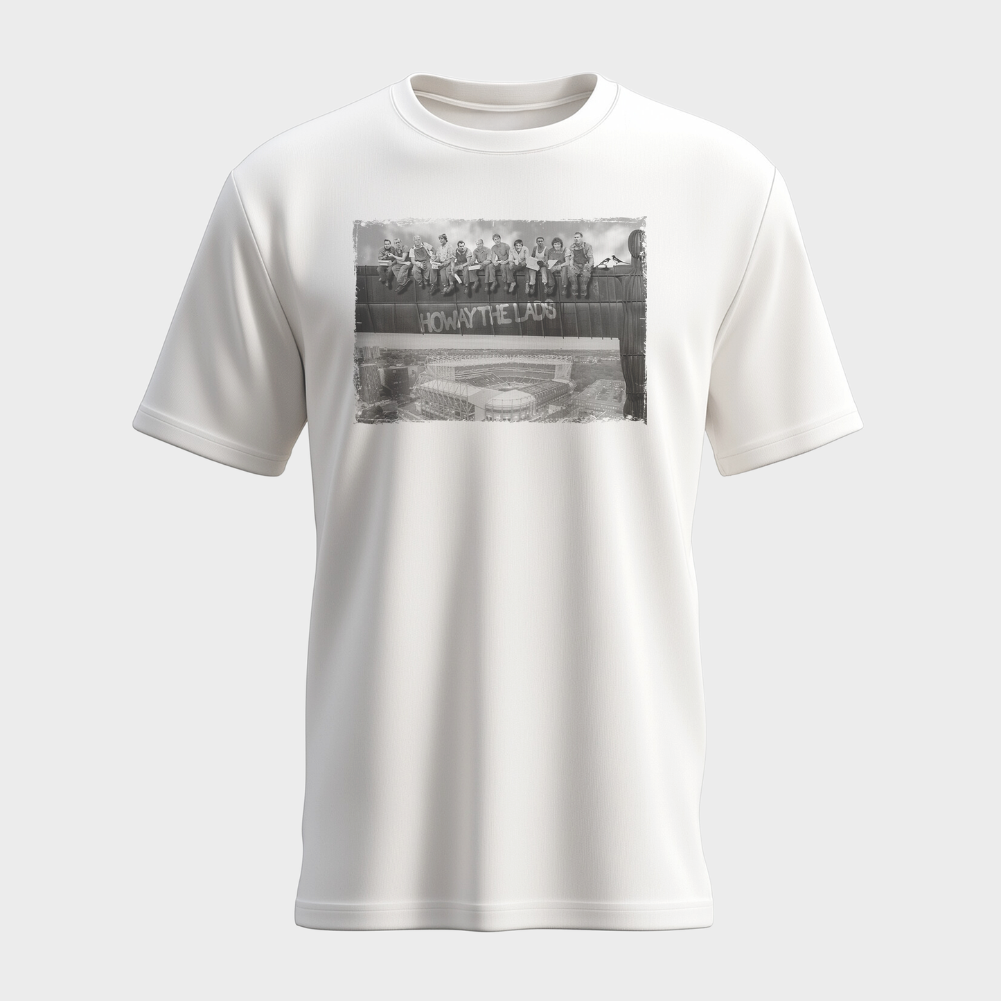 Lunchtime atop The Angel of the North T-Shirt