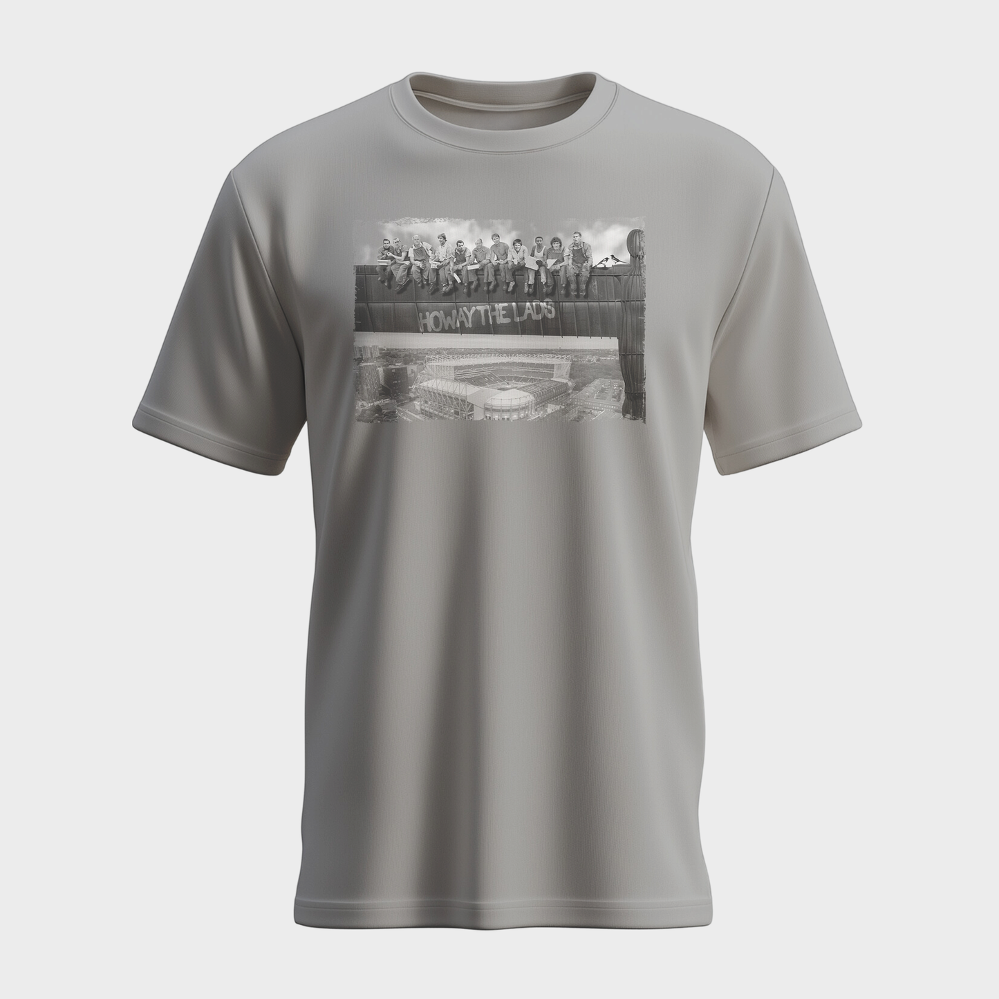Lunchtime atop The Angel of the North T-Shirt